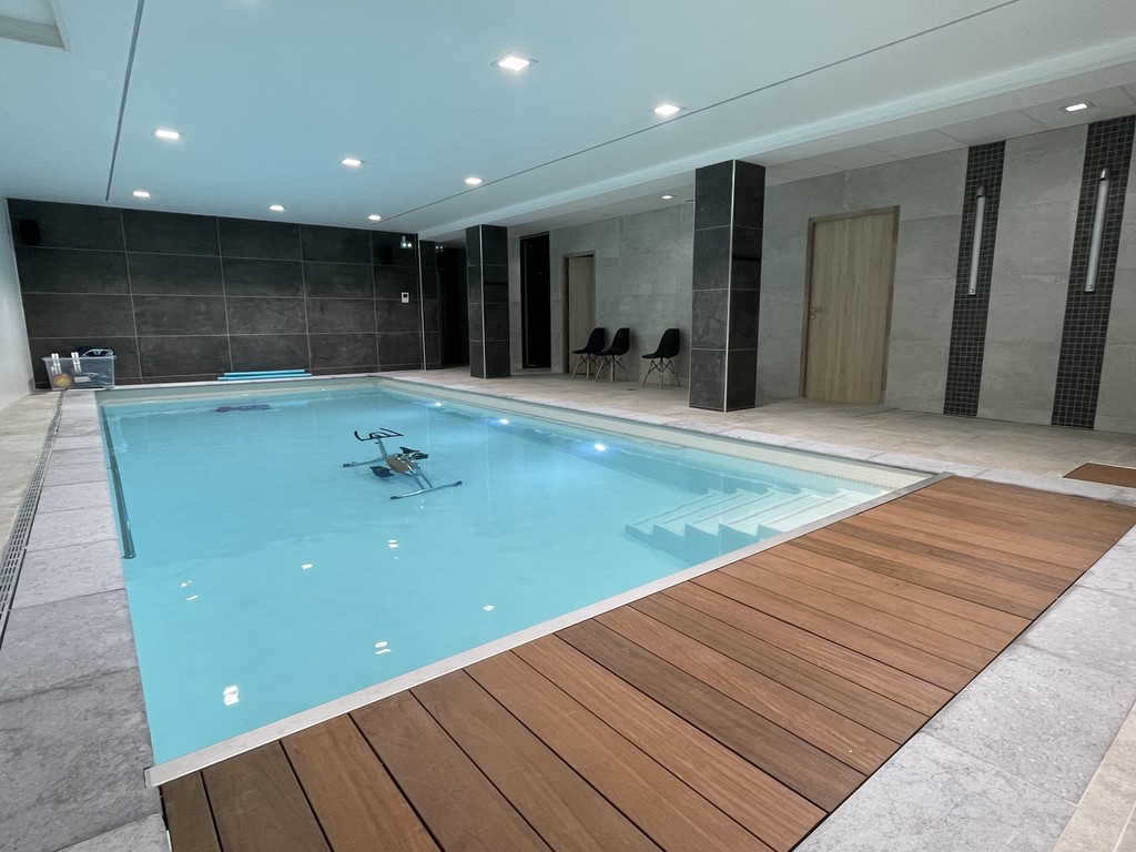 Préparation à la naissance en piscine